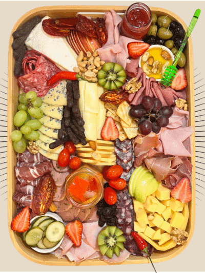 Tabla de Charcutería Redonda – Frutas, fiambres, quesos y dulces gourmet en presentación circular