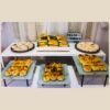 Catering-enjoy-para-20-personas-98 Catering completo y gourmet para 20 personas con variedad de sabores irresistibles: pernil de cerdo y vaca,empanadas, canastitas, sándwiches de miga y salsas caseras. Ideal para eventos, reuniones y celebraciones empresariales. Listo para servir, fresco y con calidad Enjoy.