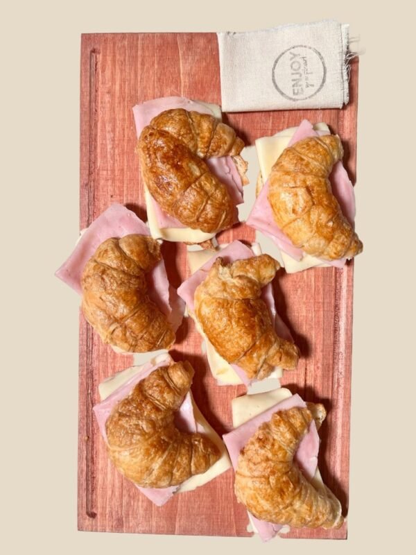 Mafaldas-jamon-y-queso-2 Catering Premium Enjoy para 50 Personas