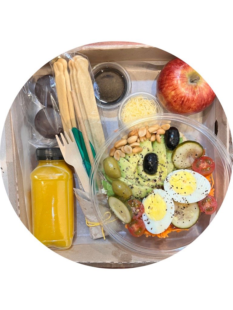 Lunch empresariales - una propuesta ideal para empresas, grupos, eventos, donde cada persona tiene su box individual con la comida del dia.