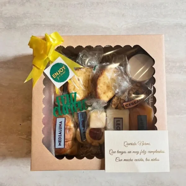 box-desayuno-desayuno-sin-taza-caja-cerrada El desayuno perfecto para sorprender con sabor, frescura y detalles artesanales.