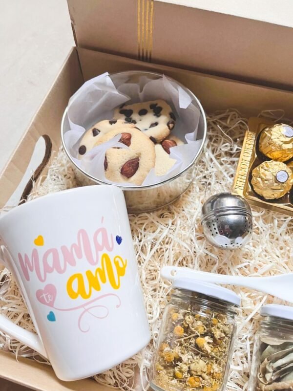 Box-dia-de-la-madre-31 Caja kraft decorada con moño y detalles florales – Regalo especial Día de la Madre