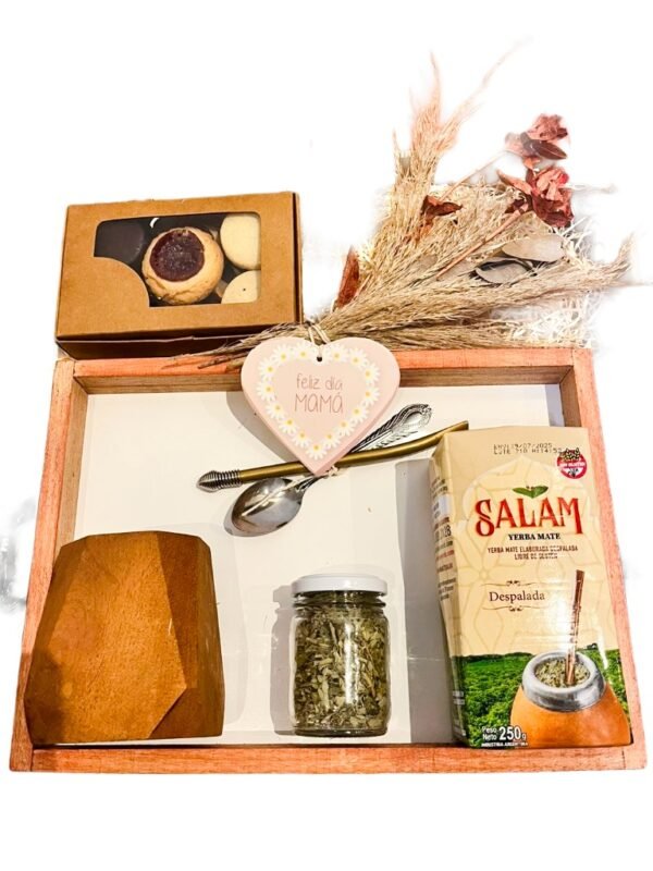 Un regalo ideal para madres que disfrutan de los pequeños momentos: un mate compartido, algo dulce y un detalle pensado con cariño.