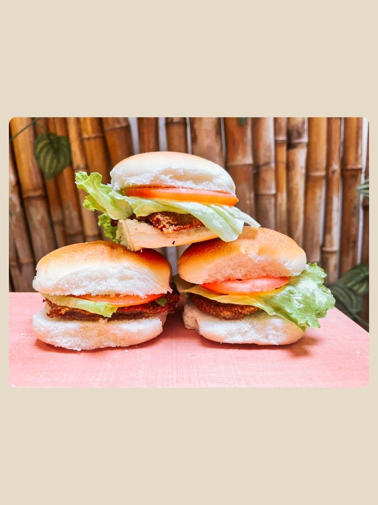 Sandwiches de milanesas completos y listos para servir