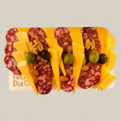 picada individual clásica salame y queso en presentacion lista para consumir
