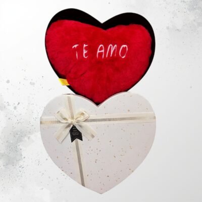 El Box Corazón con Peluche “Te Amo” es perfecto para quienes buscan un regalo delicado y emocional que sorprenda desde el primer momento. Minimalista, elegante y listo para regalar.