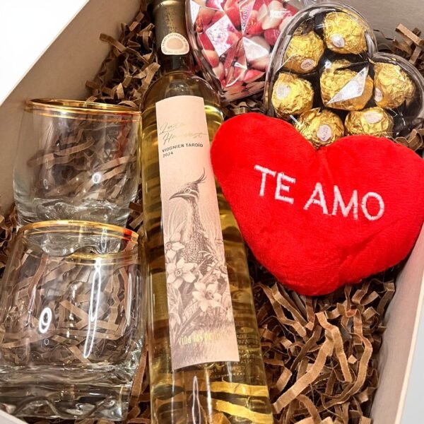 BOX-ROMÁNTICO-CON-VINO-SAN VALENTÍN-caja-abierta Box San Valentín con Vino 🍷 Regalo Romántico Premium con Copas + Bombones | Envíos 14/2