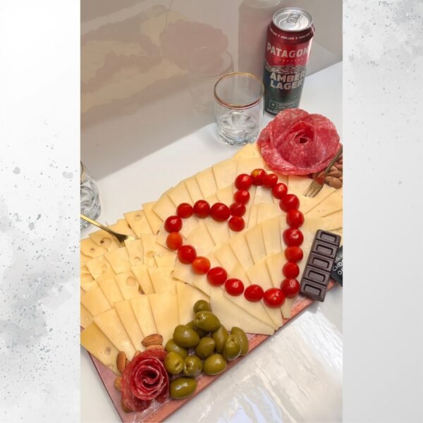 Picada San Valentín Gourmet con Cerveza, Quesos, Fiambres y Chocolates | Regalo Romántico