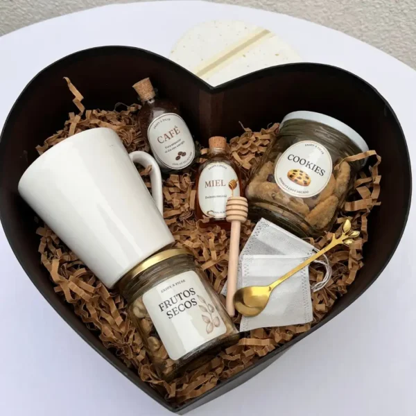 Box Sorpresa Corazón (Desayuno Gourmet + Taza)