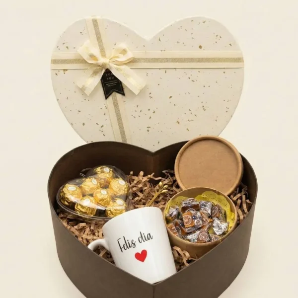 regalos-dia-de-la-mujer-en-caba-enjoy-box-corazon Box dulce Día de la Mujer con taza personalizada, chocolates premium y presentación elegante. Ideal para regalar el 8 de marzo.