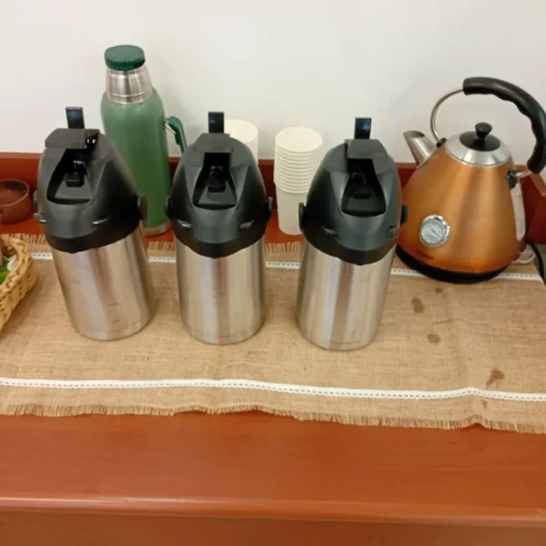 Organización y armado de coffee break de Enjoy para reuniones de empresas y capacitaciones en Villa María.